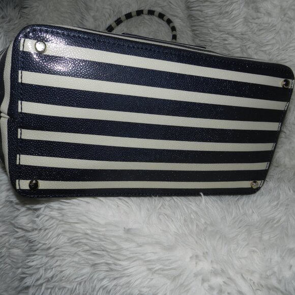 Kate Spade Seaside Navy Stripe Harmony O Tote🆕SHIPS FAST🏃♀💨⚡🚚 - Picture 7 of 15
